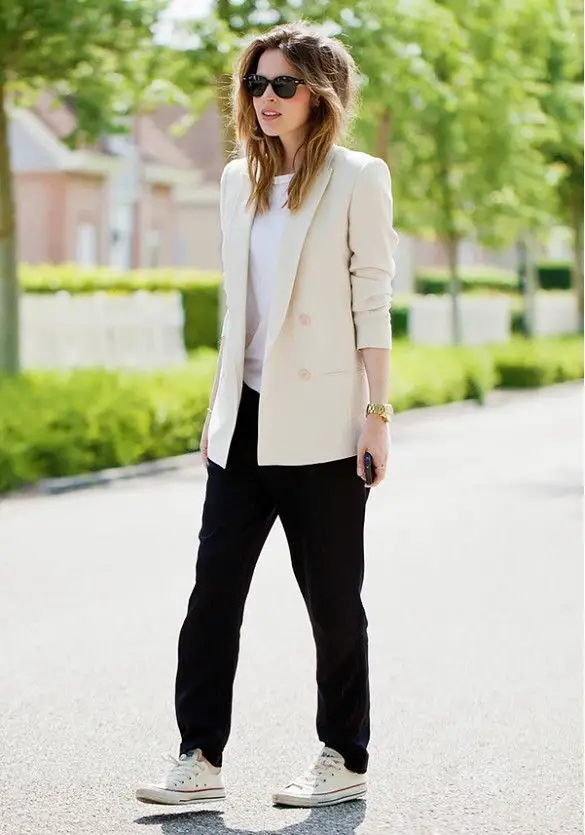 slouchy-suit-and-sneakers