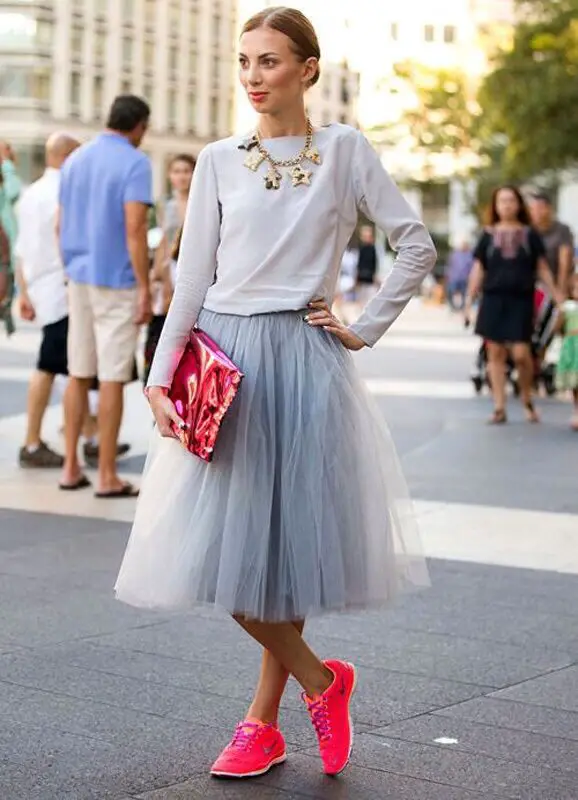 sneakers-and-tulle-skirt