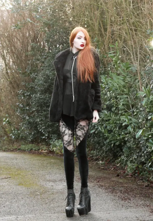 0-tights-with-all-black-outfit