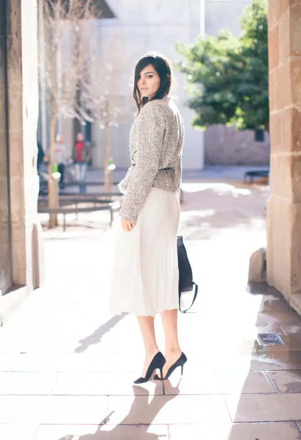 1-black-classic-pumps-with-oversized-sweater-and-skirt