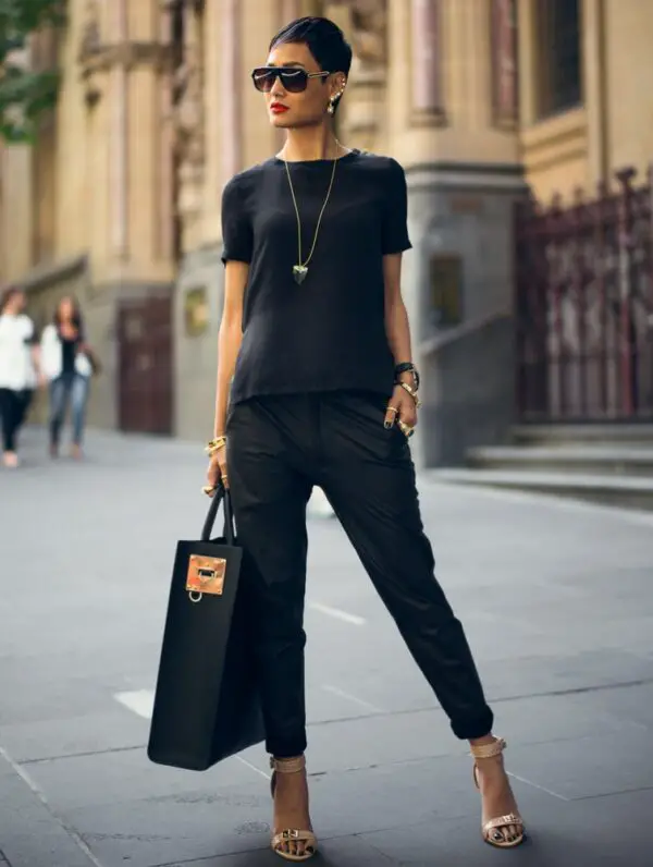 1-black-joggers-with-structured-bag-and-tee