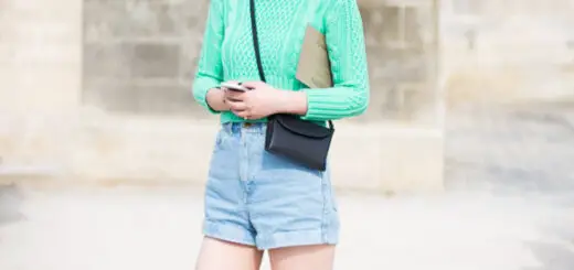 1-black-mini-bag-with-brightly-colored-outfit