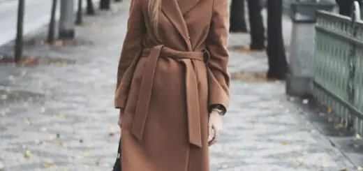 1-camel-coat-with-all-black-outfit