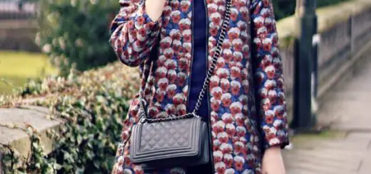 1-casual-outfit-with-printed-coat