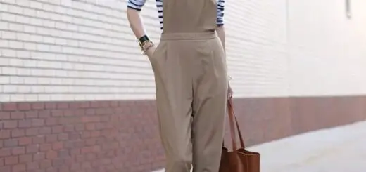 1-chic-overalls-with-striped-top