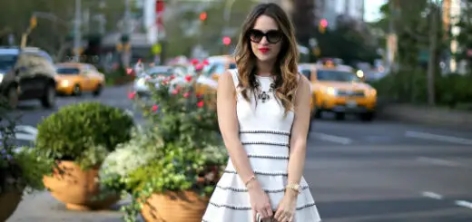 1-chic-sunglasses-and-bag-with-feminine-dress