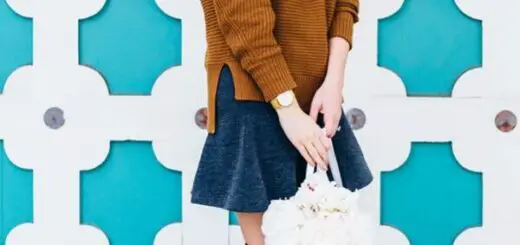 1-chunky-sweater-and-skirt-with-fall-boots