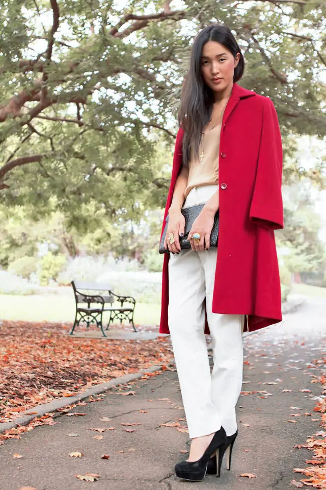 1-coat-with-chic-outfit-and-pumps