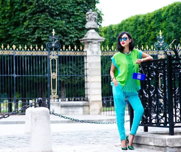 1-green-outfit-with-cobalt-blue-clutch-and-green-pumps-1