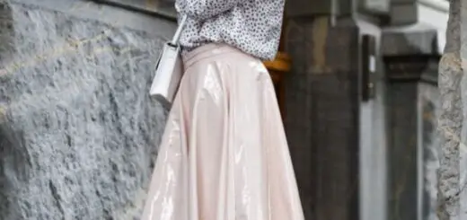 1-metallic-pink-shoes-with-accordion-skirt-and-printed-shirt