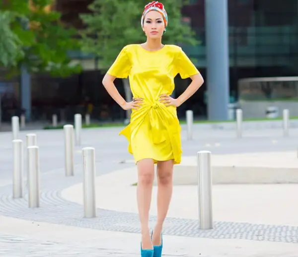 1-neon-yellow-dress-with-blue-shoes-and-turban