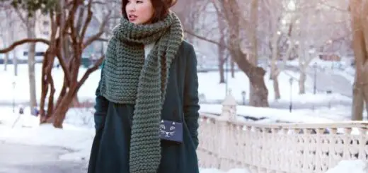 1-olive-coat-with-knitted-shawl