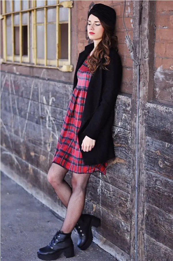 1-retro-outfit-with-tartan-dress