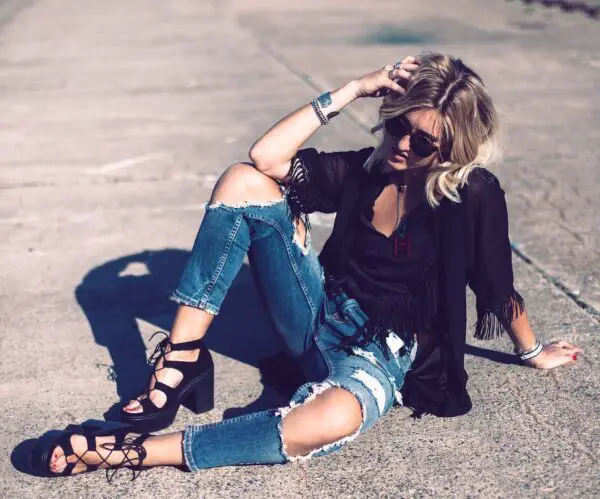 1-ripped-jeans-with-breezy-top