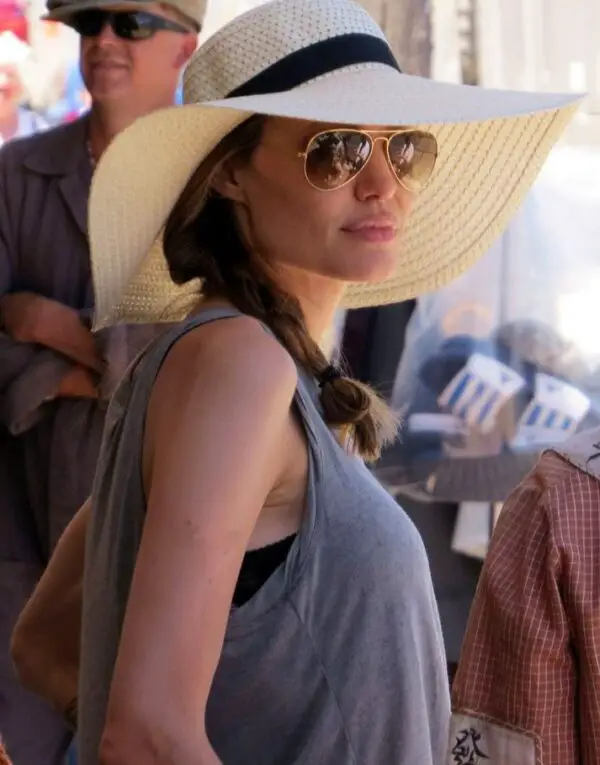1-straw-hat-and-sunglasses-with-casual-outfit-e1452149981256