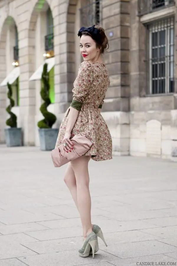 1-vintage-dress-with-heels