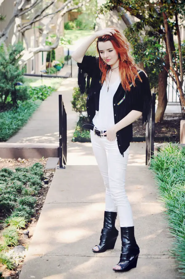 2-black-and-white-outfit-with-peep-toe-boots