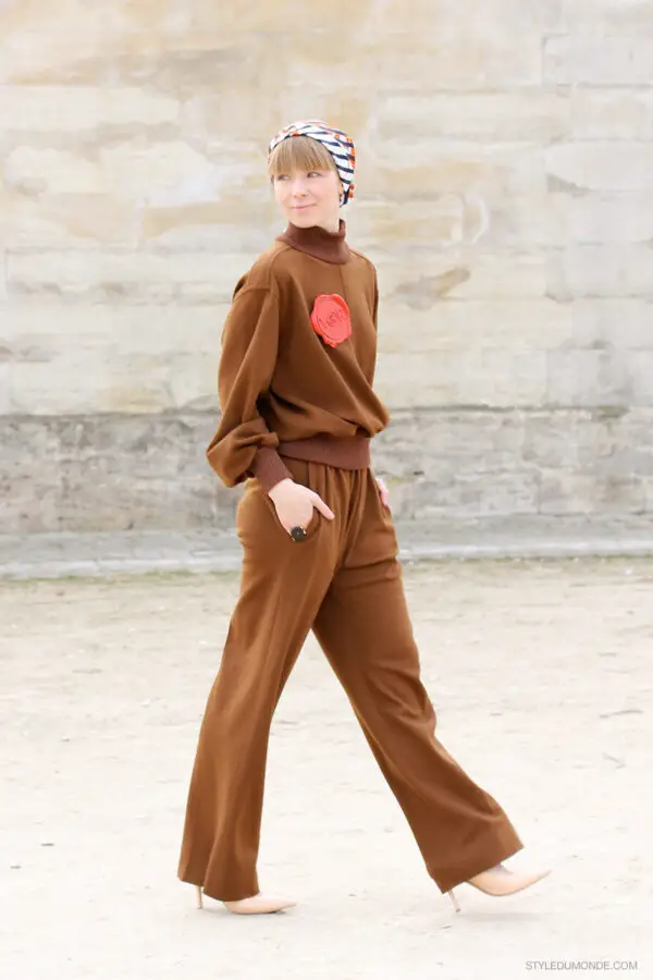 2-camel-outfit-with-brooch