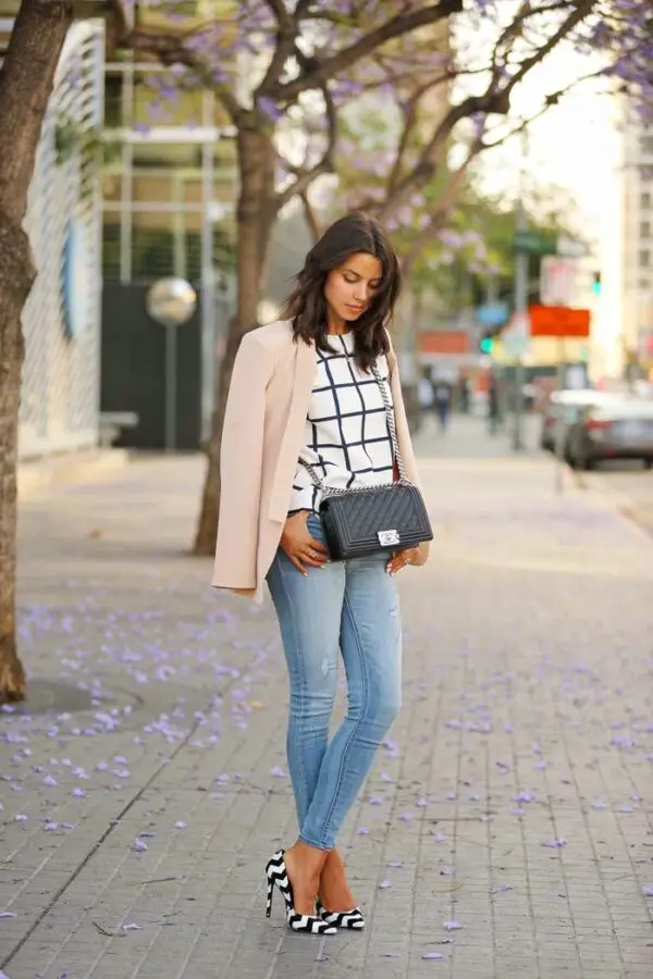 2-checkered-top-with-jeans-and-striped-pumps