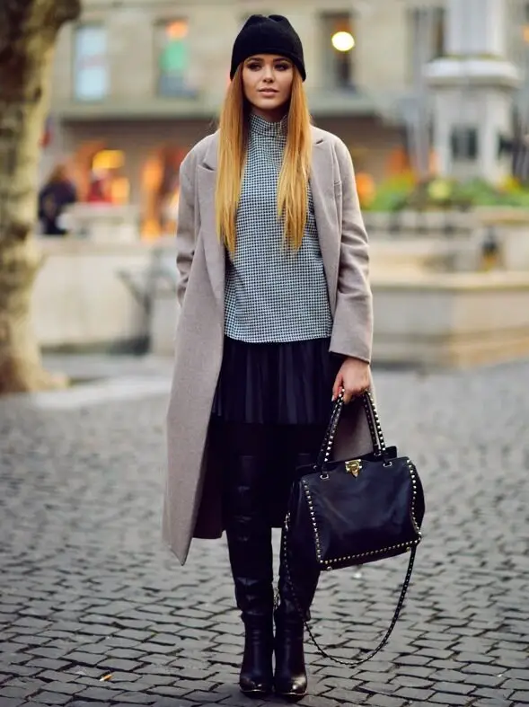 2-classic-winter-outfit-with-designer-handbag