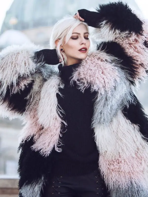 2-colorful-fur-coat-with-grunge-outfit