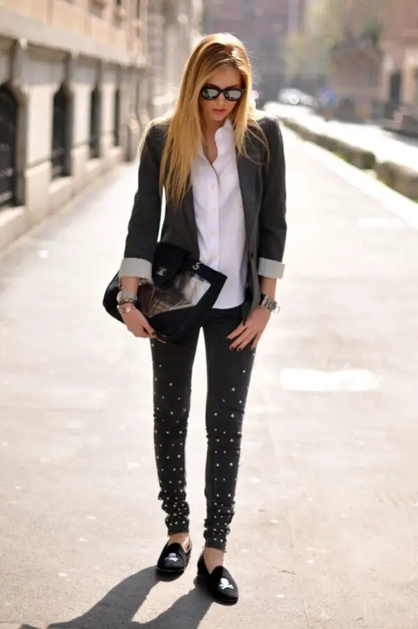 2-embellished-denim-jeans-with-white-top-and-blazer