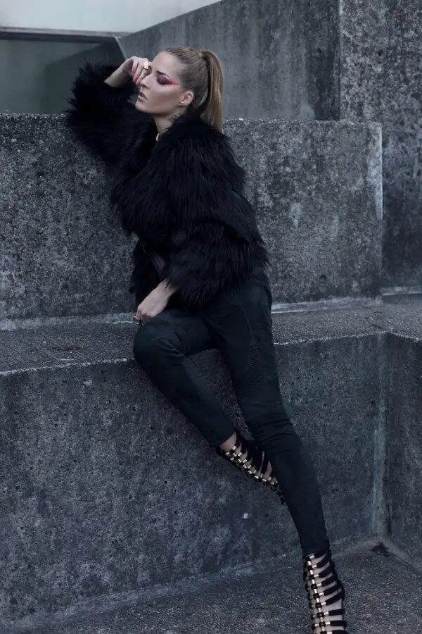 2-fur-coat-with-skinny-jeans