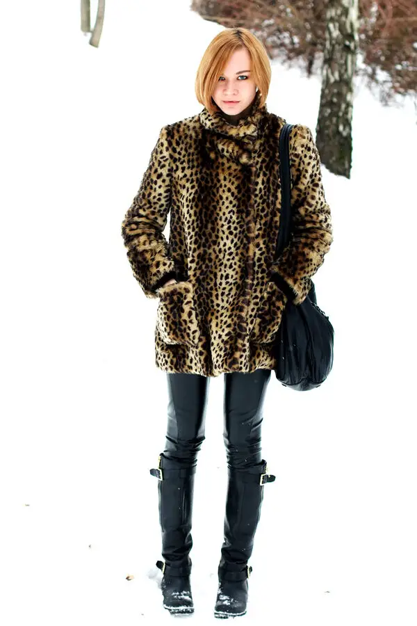 2-leather-trousers-with-leopard-print-coat
