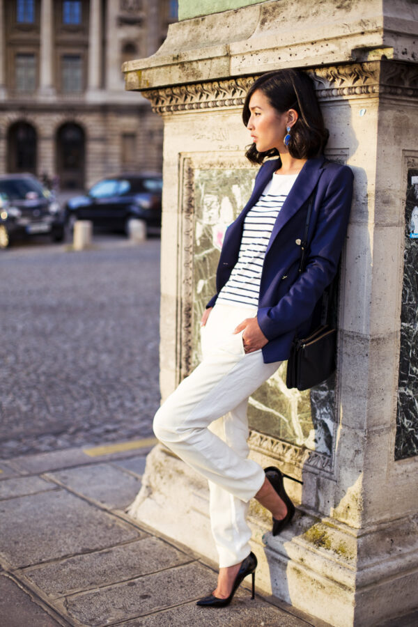 2-navy-blazers-in-striped-top