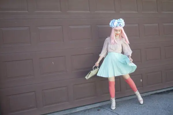 2-pastel-outfit-with-floral-headband-2