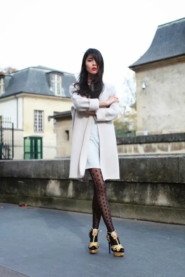 2-patterned-tights-with-white-outfit