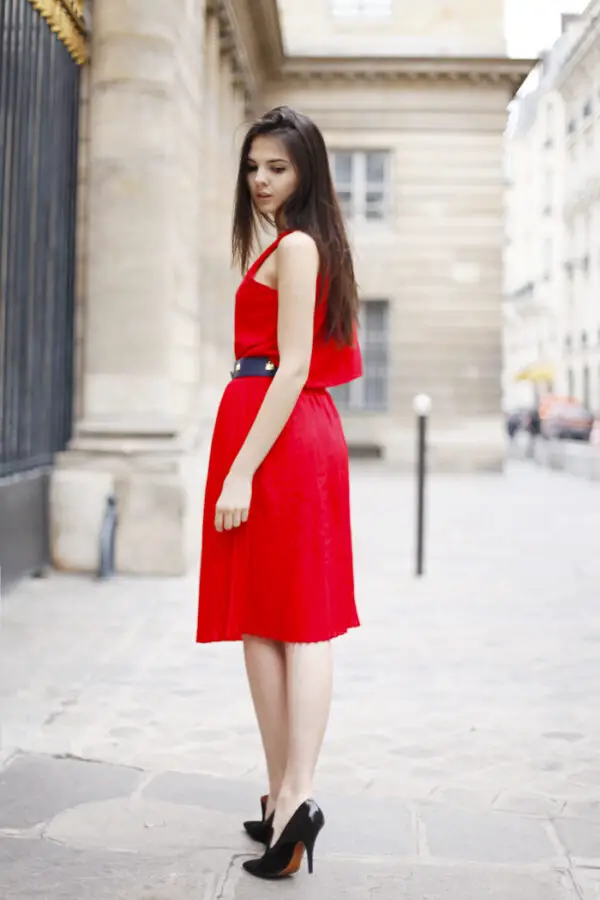 2-red-dress-with-classic-black-pumps