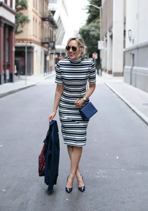 2-striped-dress-with-classic-pumps