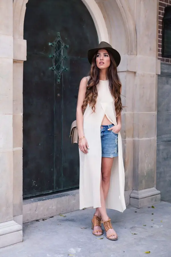 2-tunic-with-denim-shorts-and-fedora-hat
