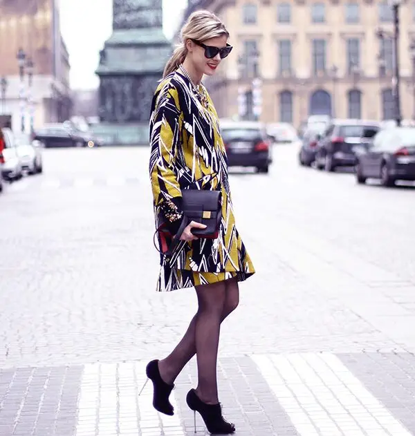 3-abstract-print-fall-coat-with-heels