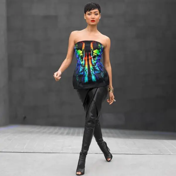 3-abstract-print-tube-top-with-slit-skirt-and-boots