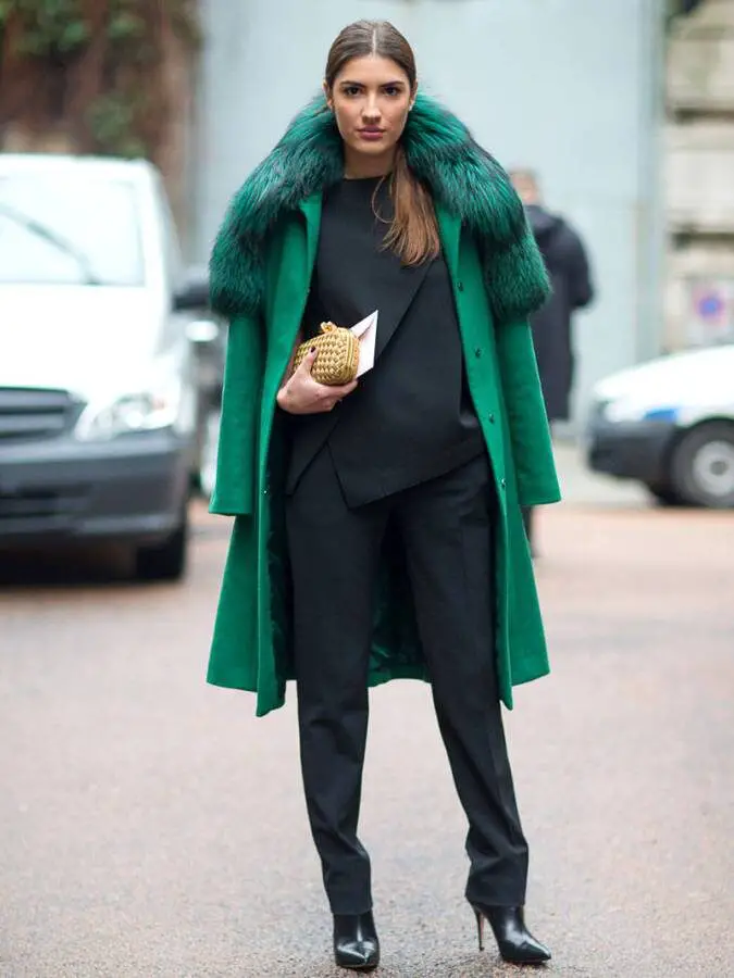 3-all-black-outfit-with-green-coat