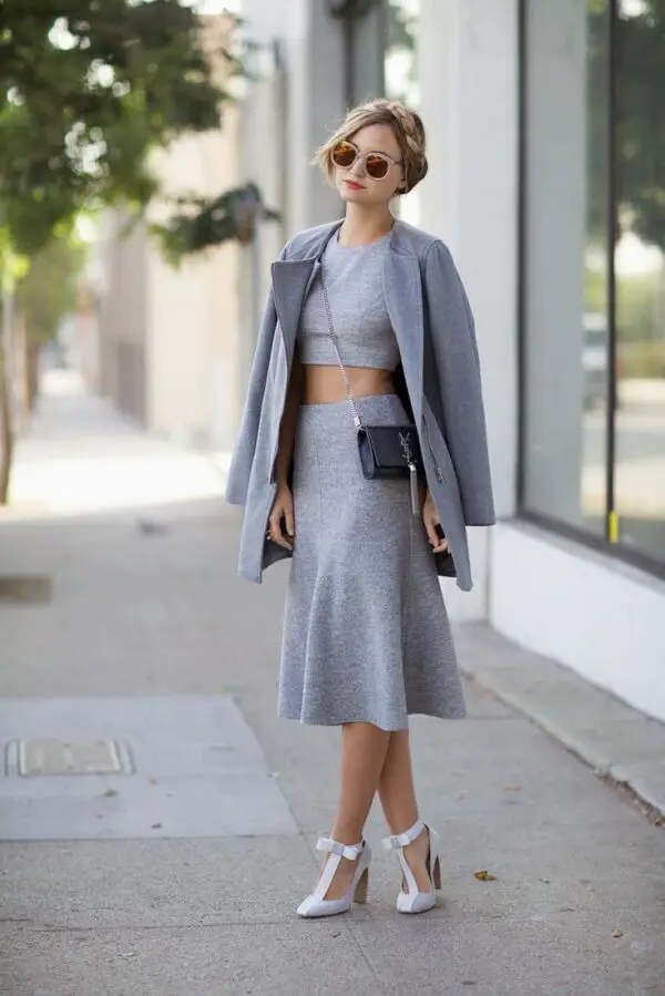 3-bow-shoes-with-gray-outfit
