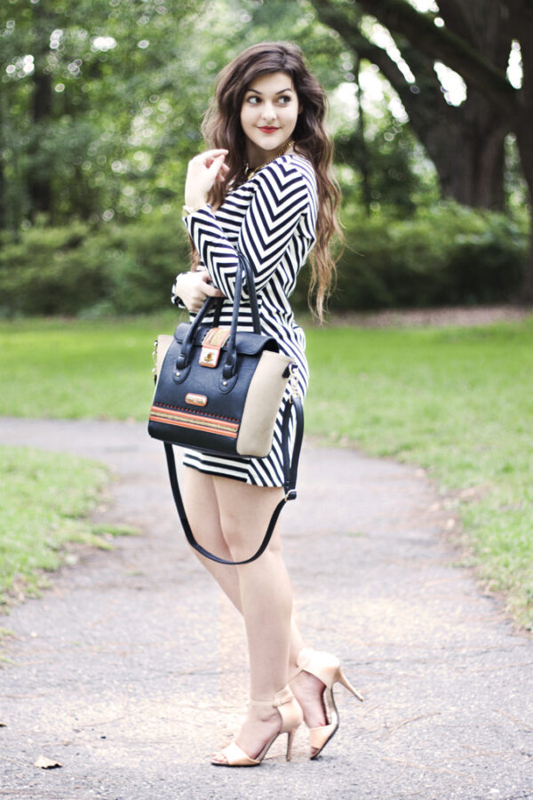 3-chevron-print-dress-with-structured-bag