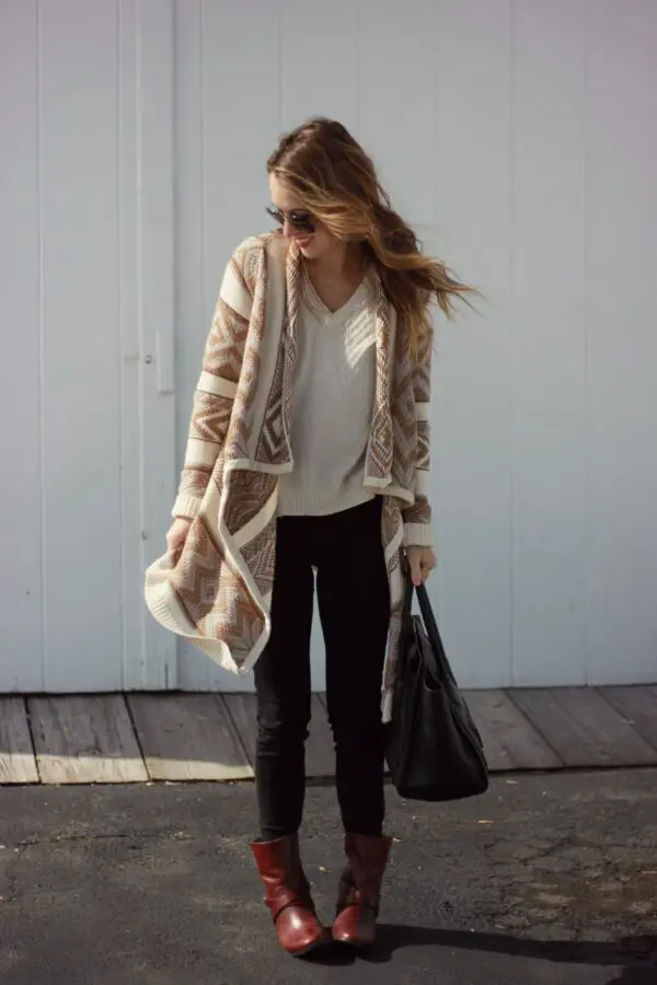 3-classic-outfit-with-poncho