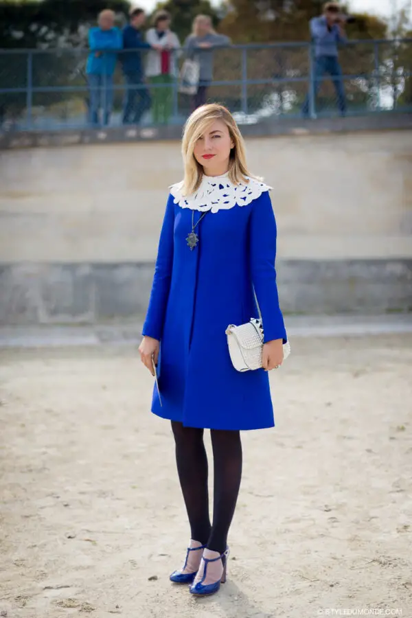 3-cobalt-blue-and-white-dress-with-white-clutch