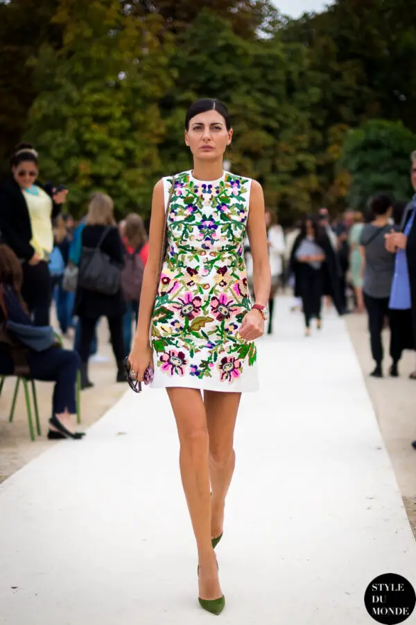 3-colorful-printed-dress-with-green-pumps