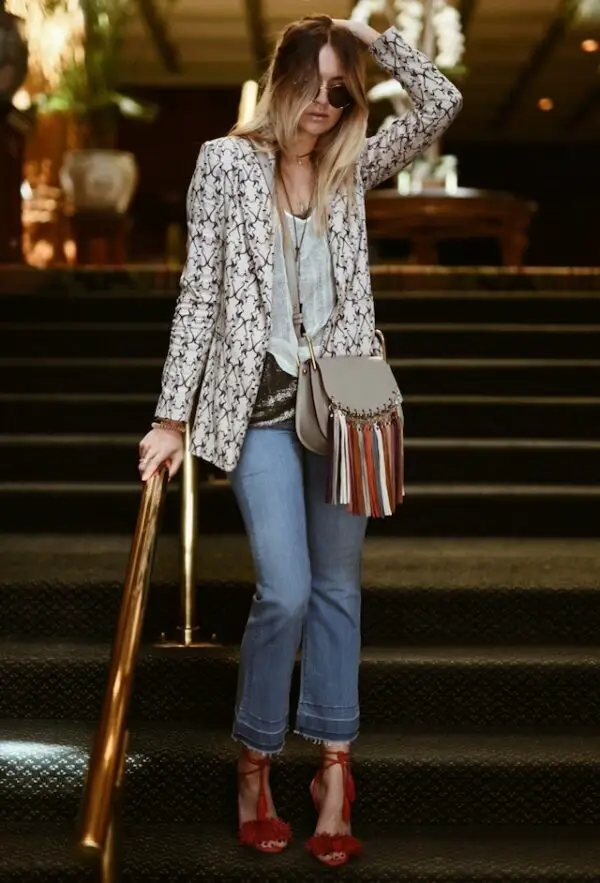 3-cropped-jeans-with-printed-blazer-and-fringed-saddle-bag