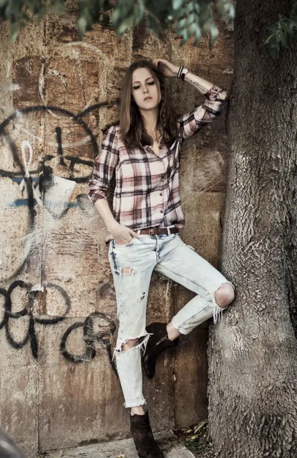 3-distressed-jeans-with-flannel-shirt