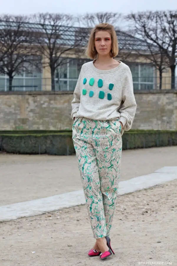 3-embellished-sweater-with-printed-pants