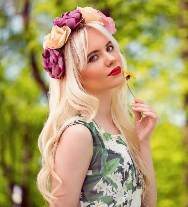 3-floral-headband-with-feminine-outfit