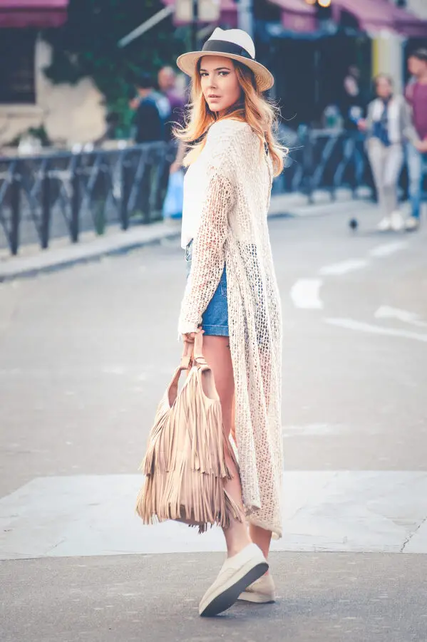 3-fringed-bag-with-kimono-and-casual-outfit