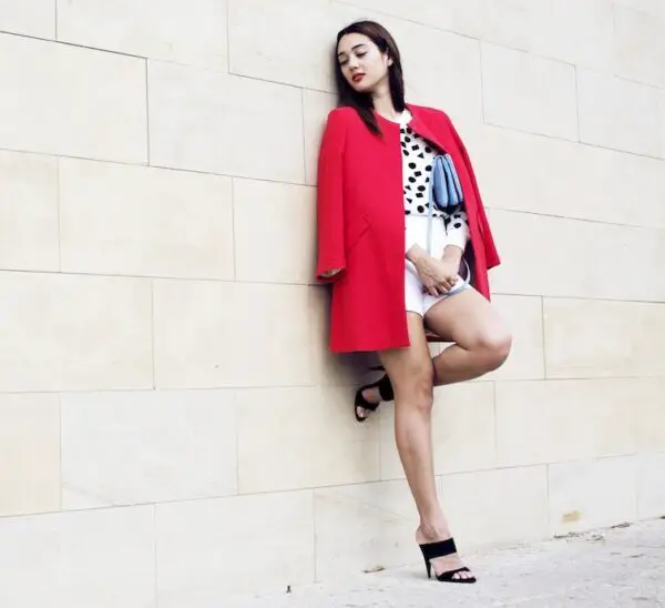 3-high-waist-shorts-with-printed-top-and-red-coat