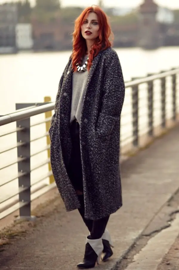 3-oversized-coat-with-grunge-outfit