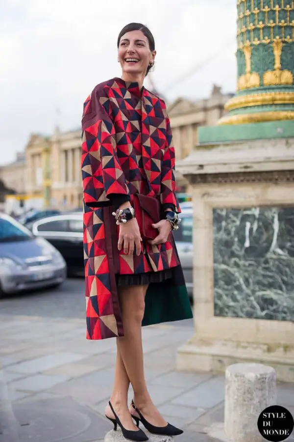 3-printed-outfit-with-pointed-shoes